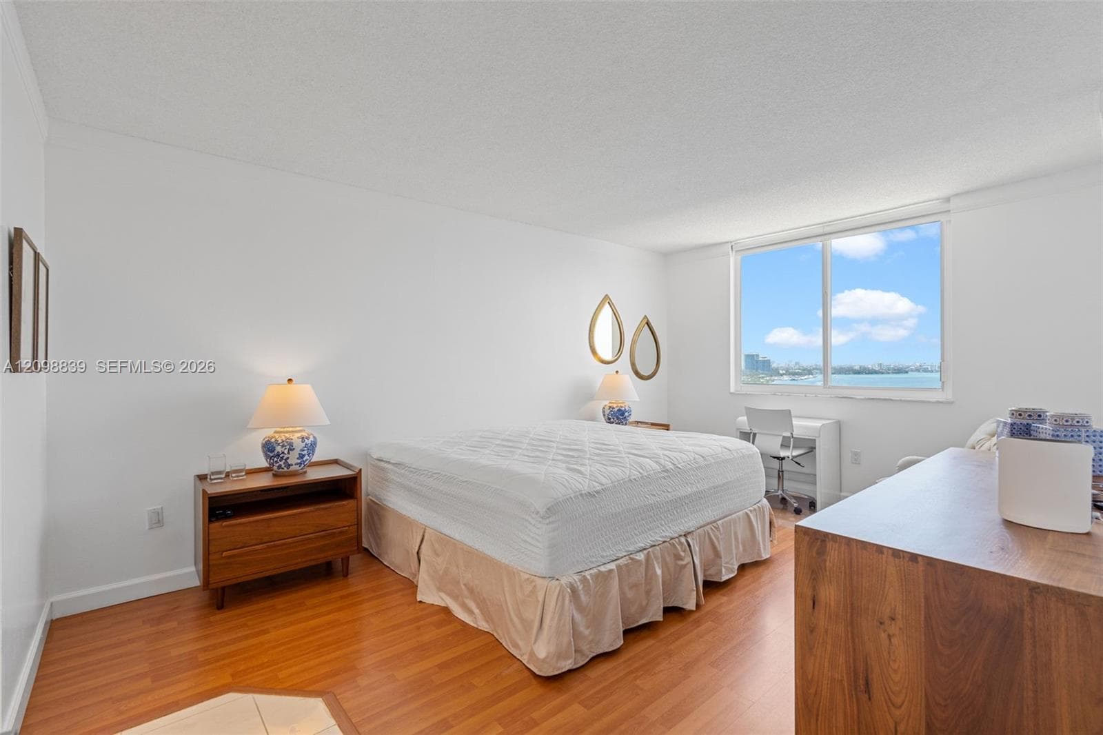 300 Bayview Dr 1710 photo 25
