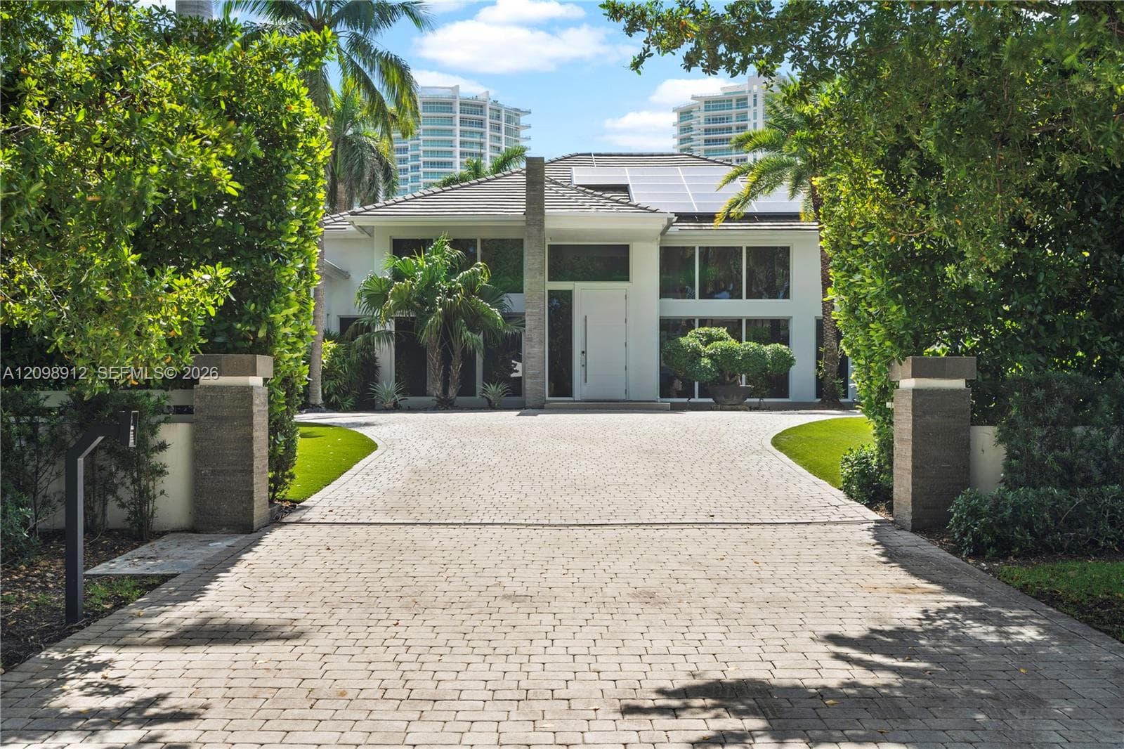 224 S ISLAND 1