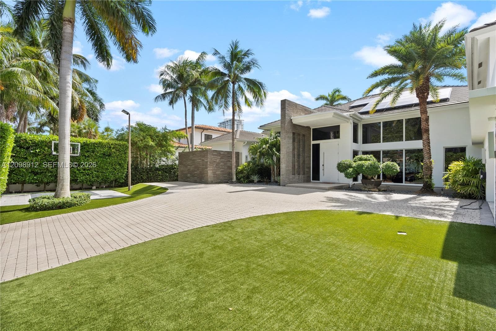 224 S ISLAND 5