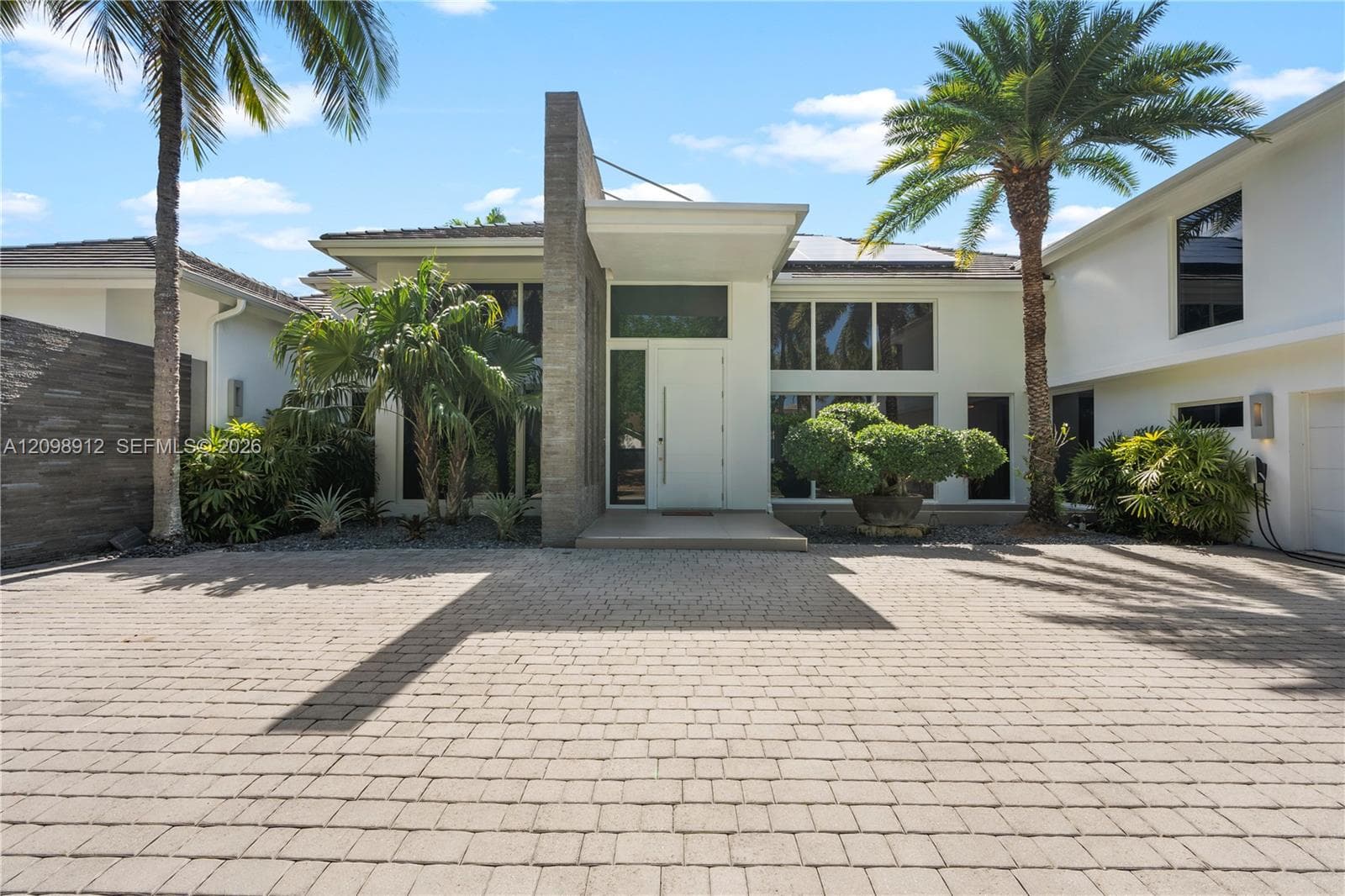 224 S ISLAND 4