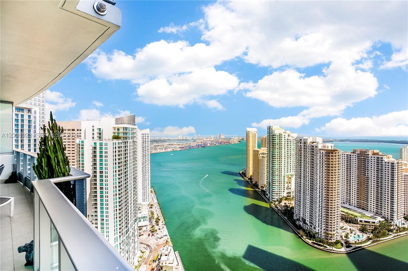 200 Biscayne Boulevard Way 4307 photo 2