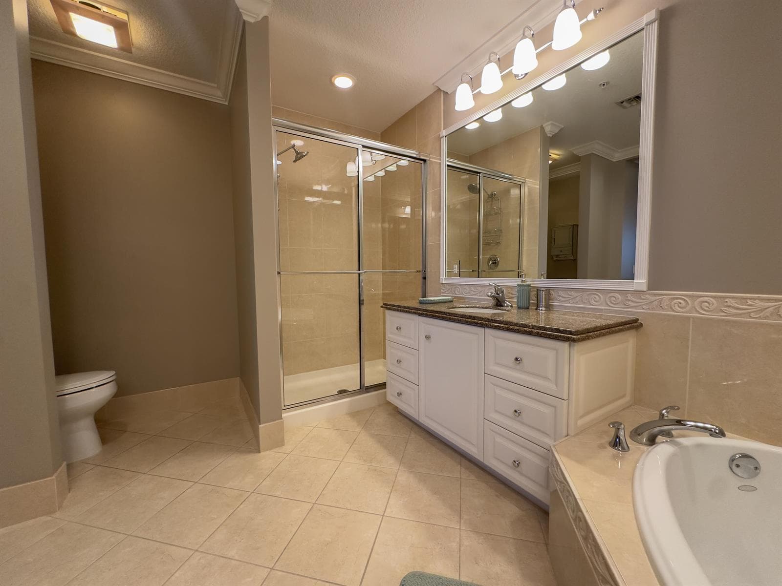 30 HARBOUR ISLE Drive W 305 photo 25