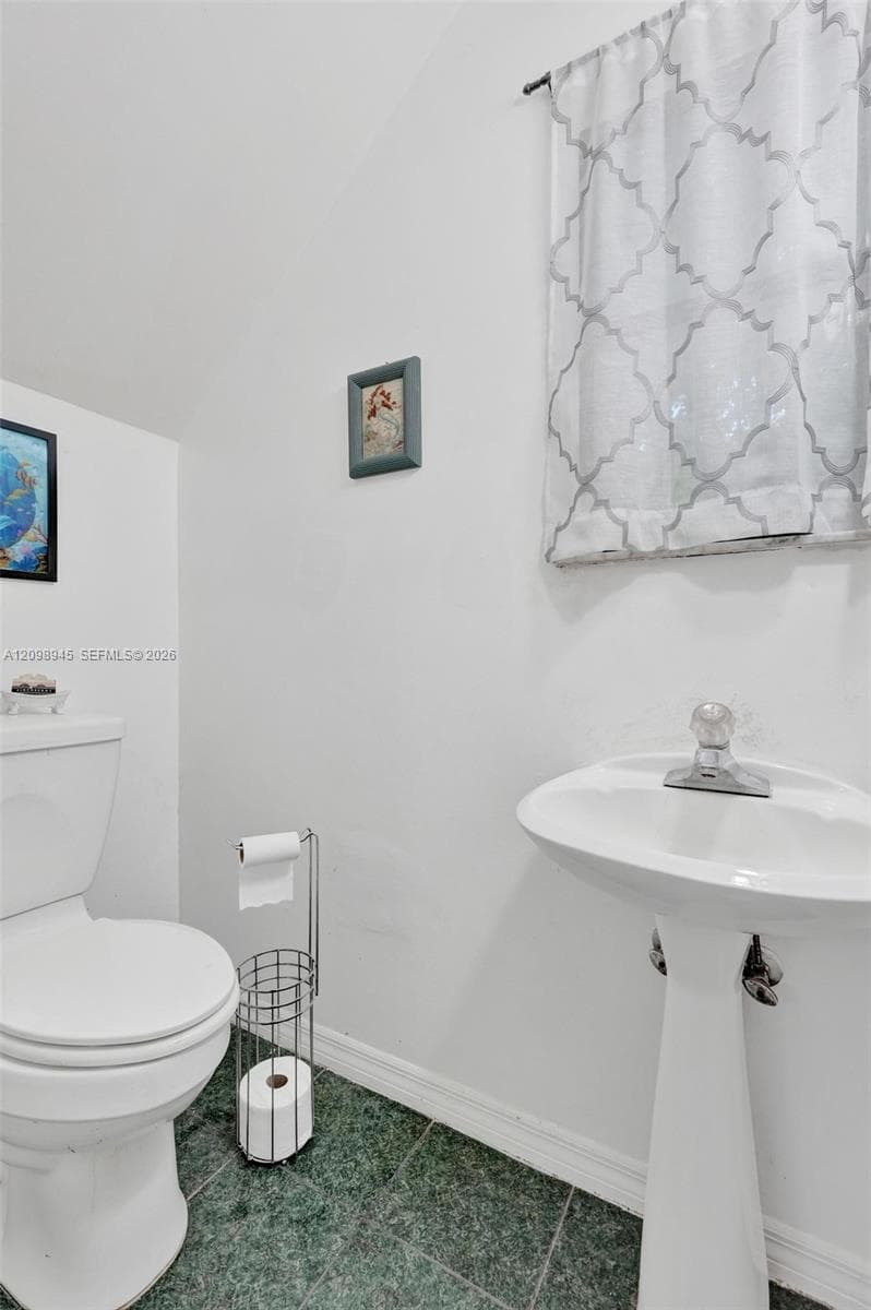 13513 Indian River Dr Drive S Corner #6-01 photo 19
