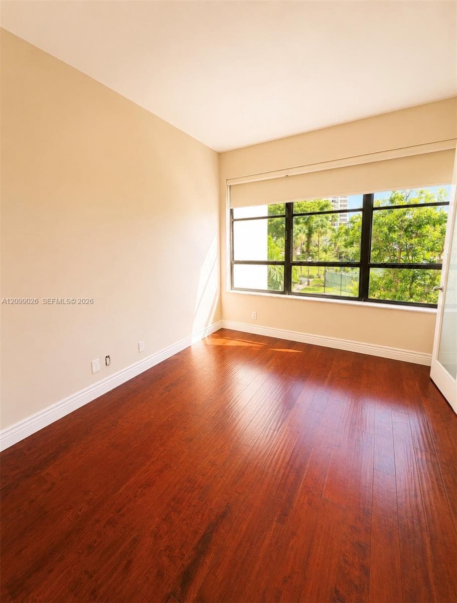 500 Three Islands Blvd L25 photo 4
