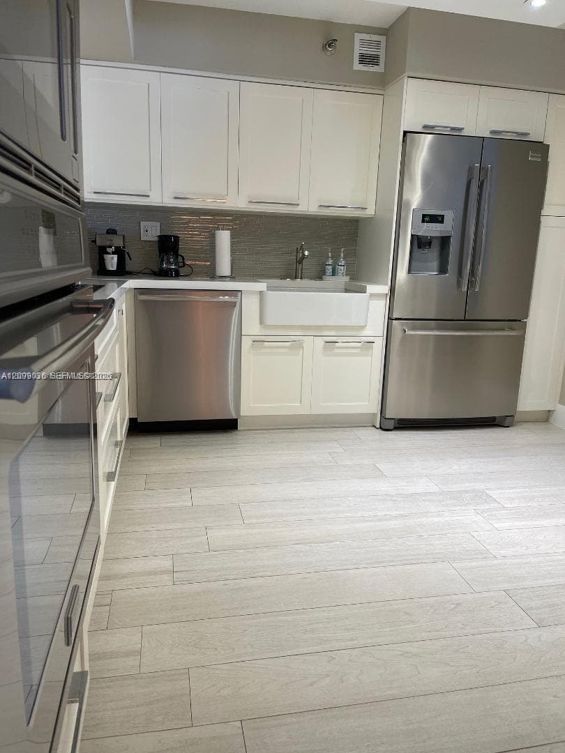 3500 Mystic Pointe Dr 1507 photo 6