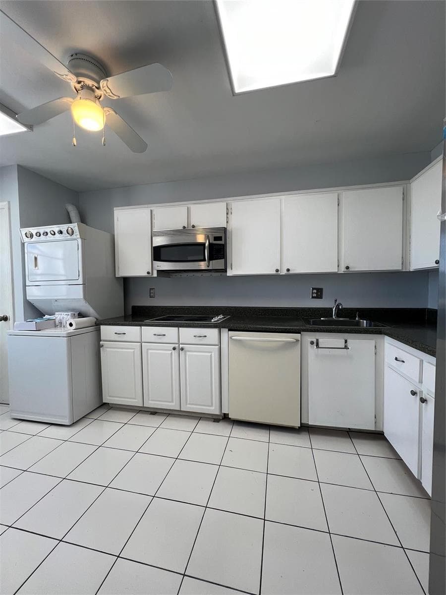 3100 NE 48th Street 805 photo 2