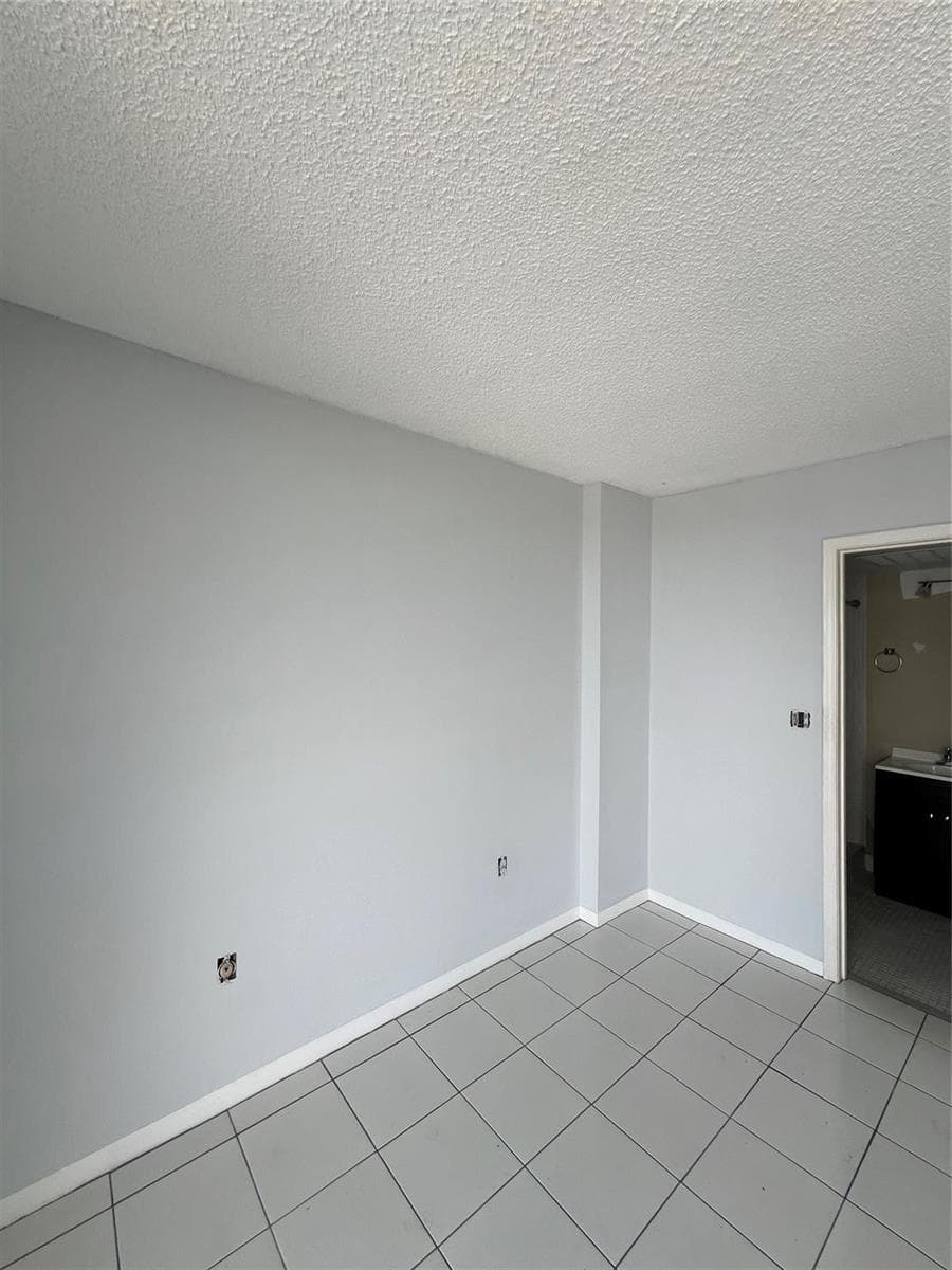 3100 NE 48th Street 805 photo 13