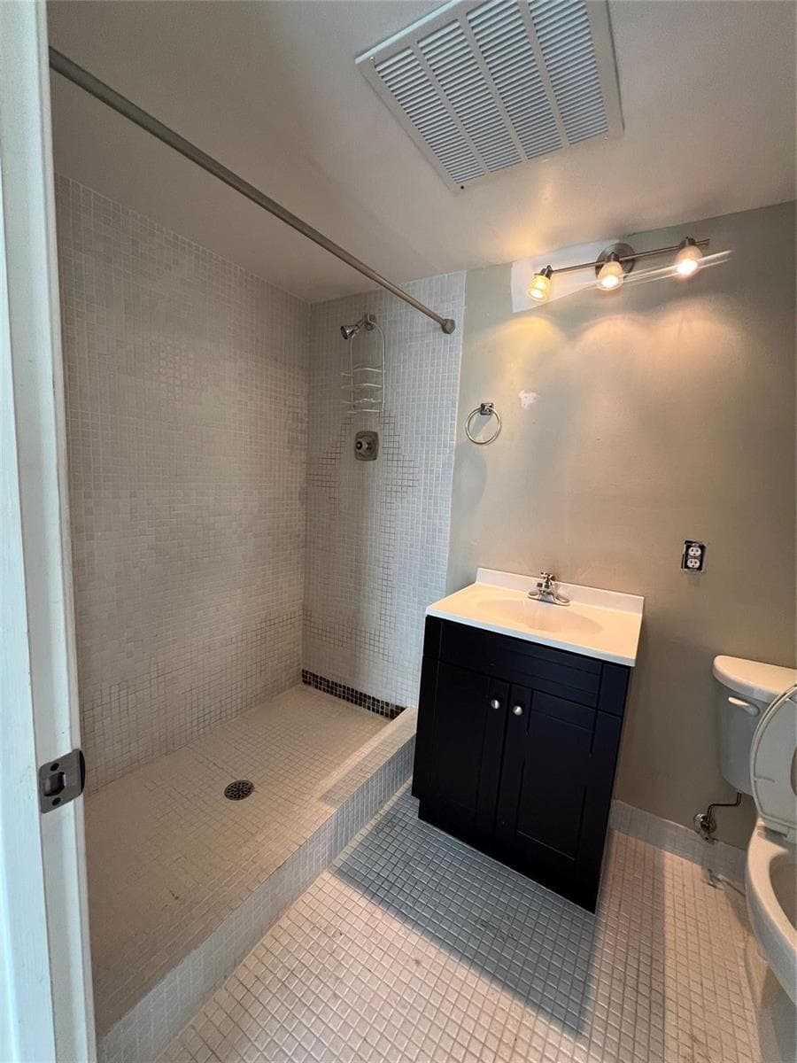 3100 NE 48th Street 805 photo 14