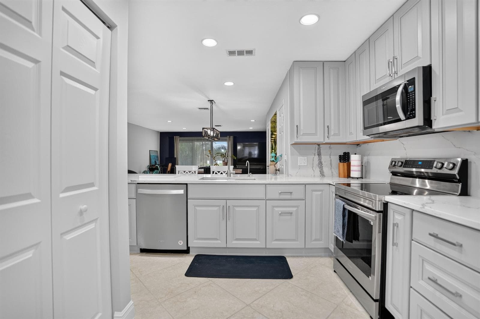 400 CANAL Point S 130 photo 14