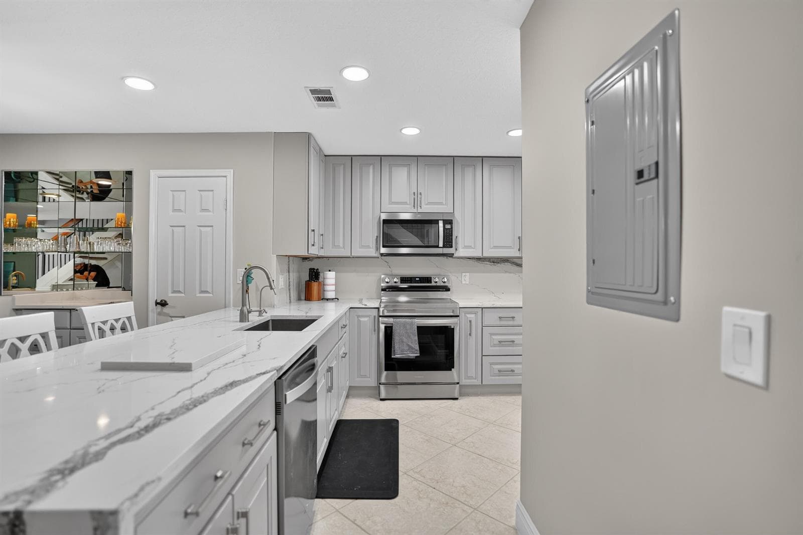 400 CANAL Point S 130 photo 15