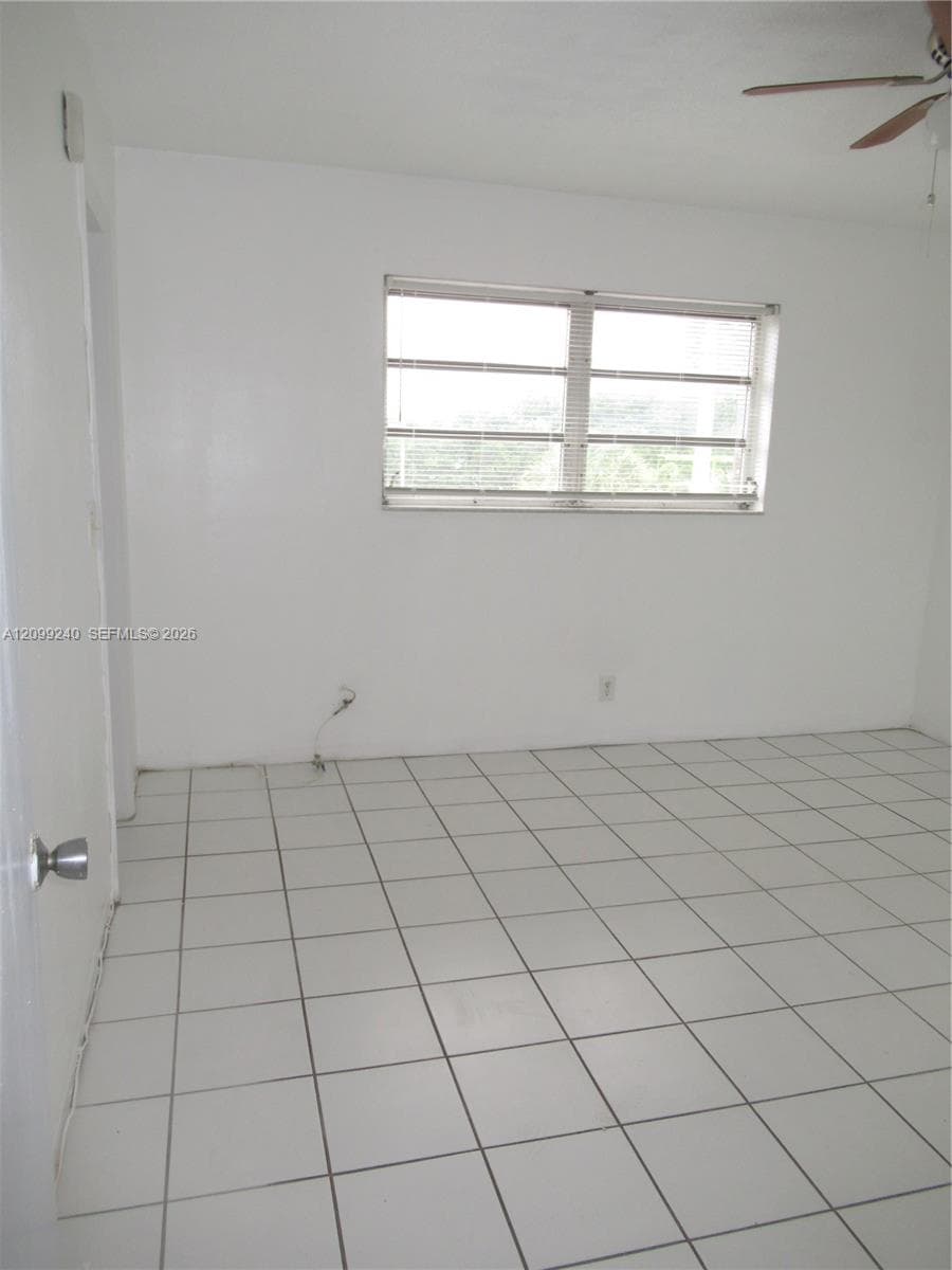 581 Blue Heron Dr 309-B photo 23