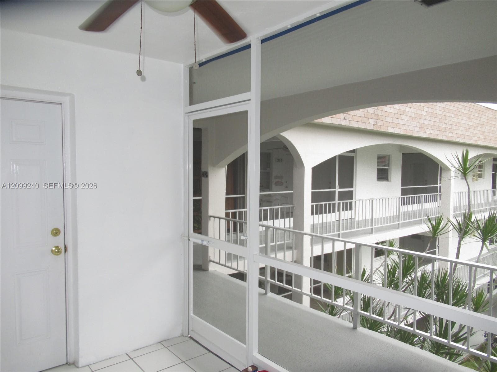 581 Blue Heron Dr 309-B photo 6