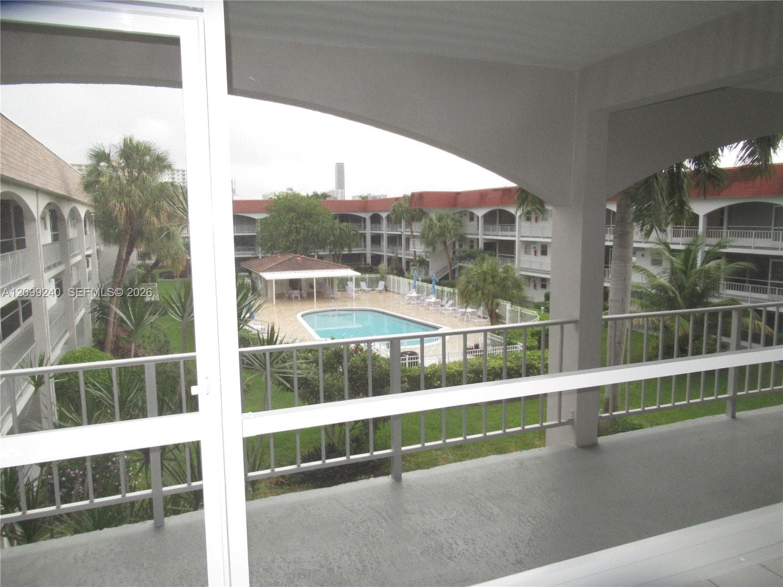 581 Blue Heron Dr 309-B photo 7