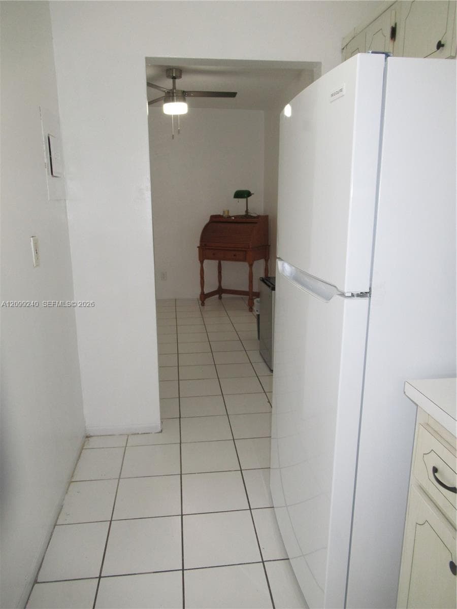 581 Blue Heron Dr 309-B photo 18