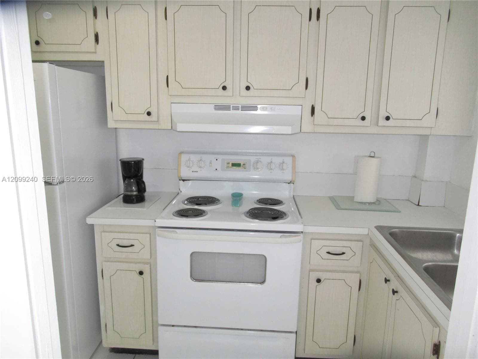 581 Blue Heron Dr 309-B photo 4