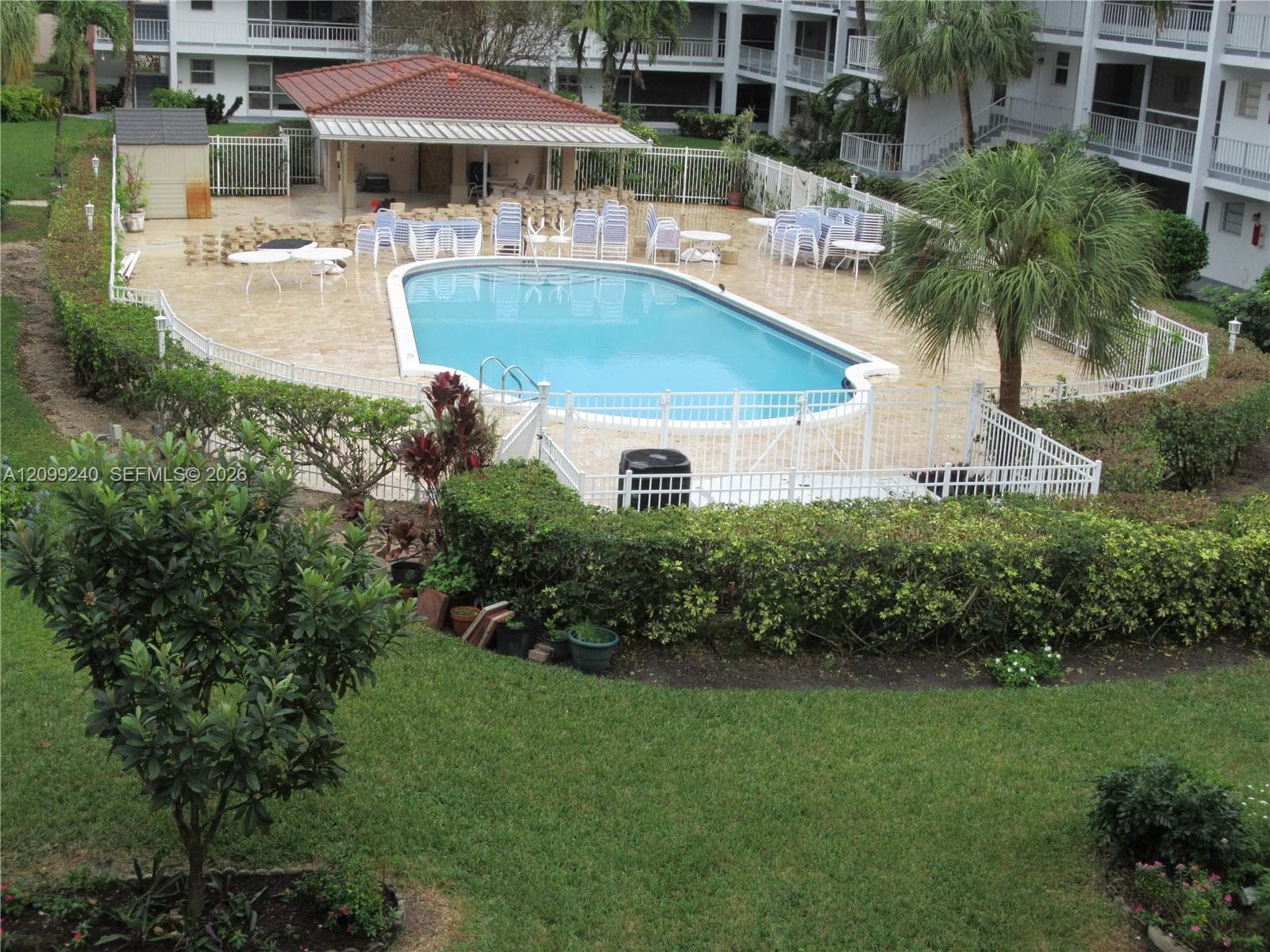 581 Blue Heron Dr 309-B photo 8