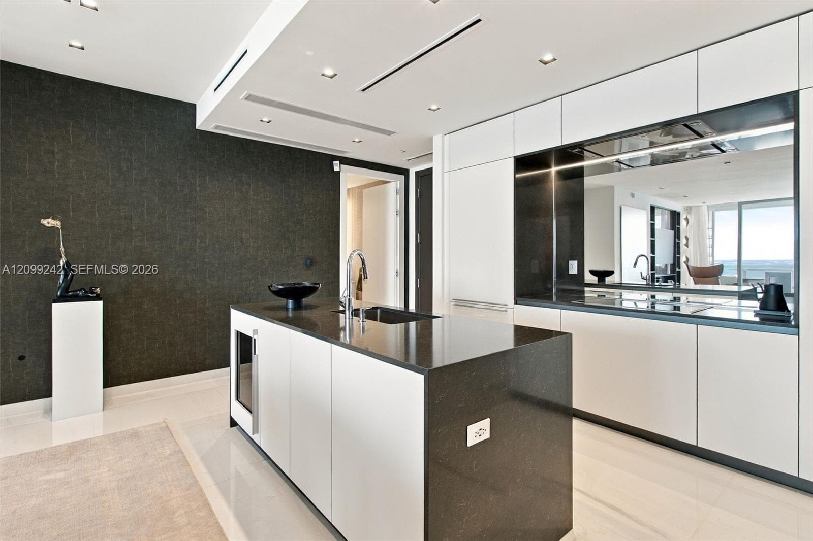 300 Biscayne Blvd Way 5105W photo 3