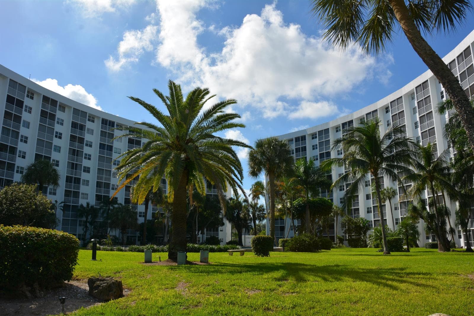 2731 NE 14th Street Causeway 629 photo 12