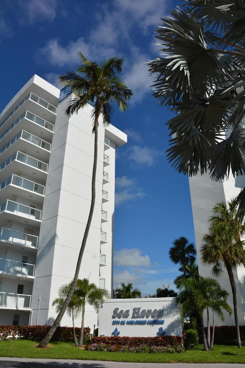 2731 NE 14th Street Causeway 629 photo 4