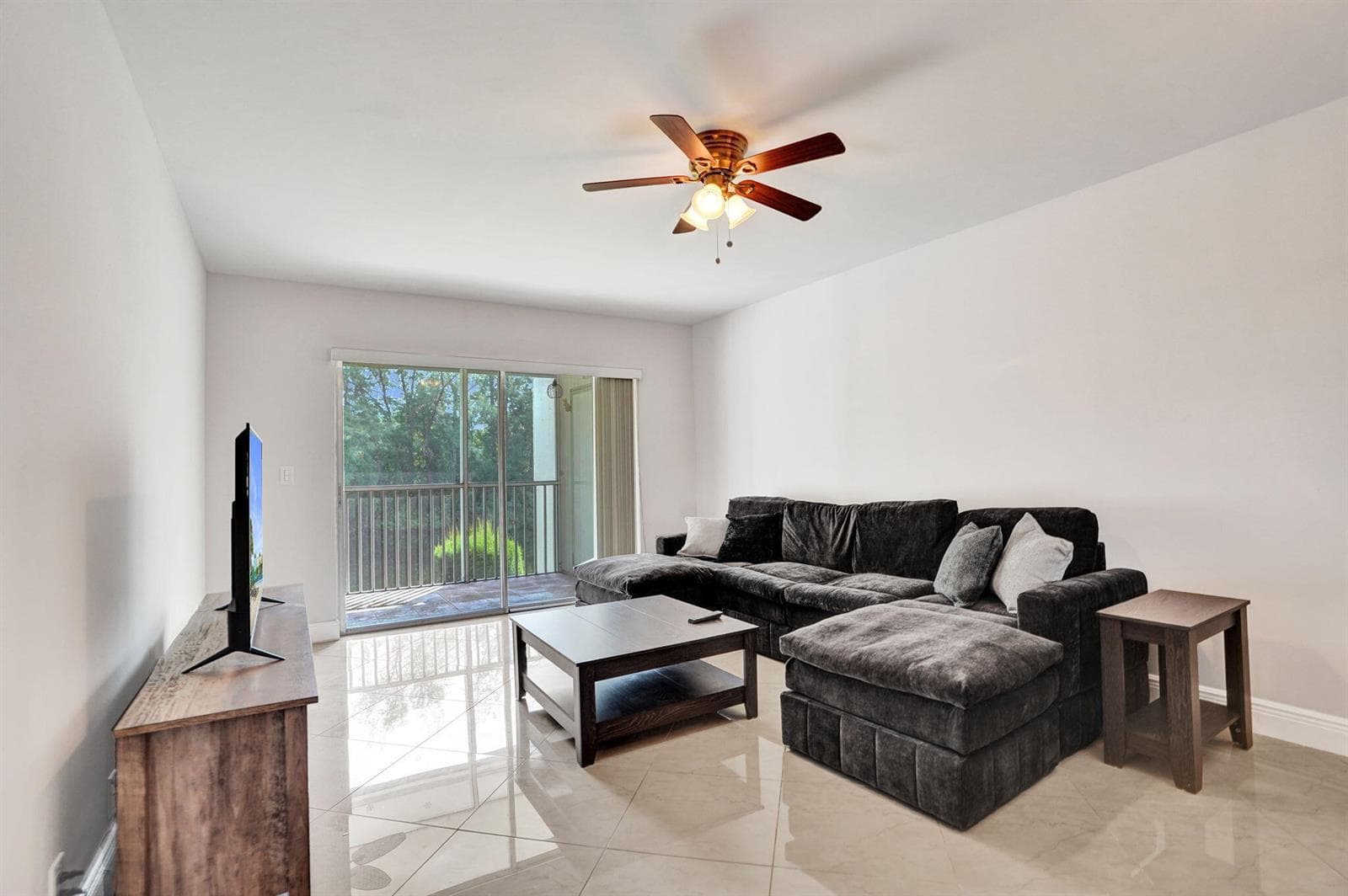 130 Lake Meryl Drive photo 6
