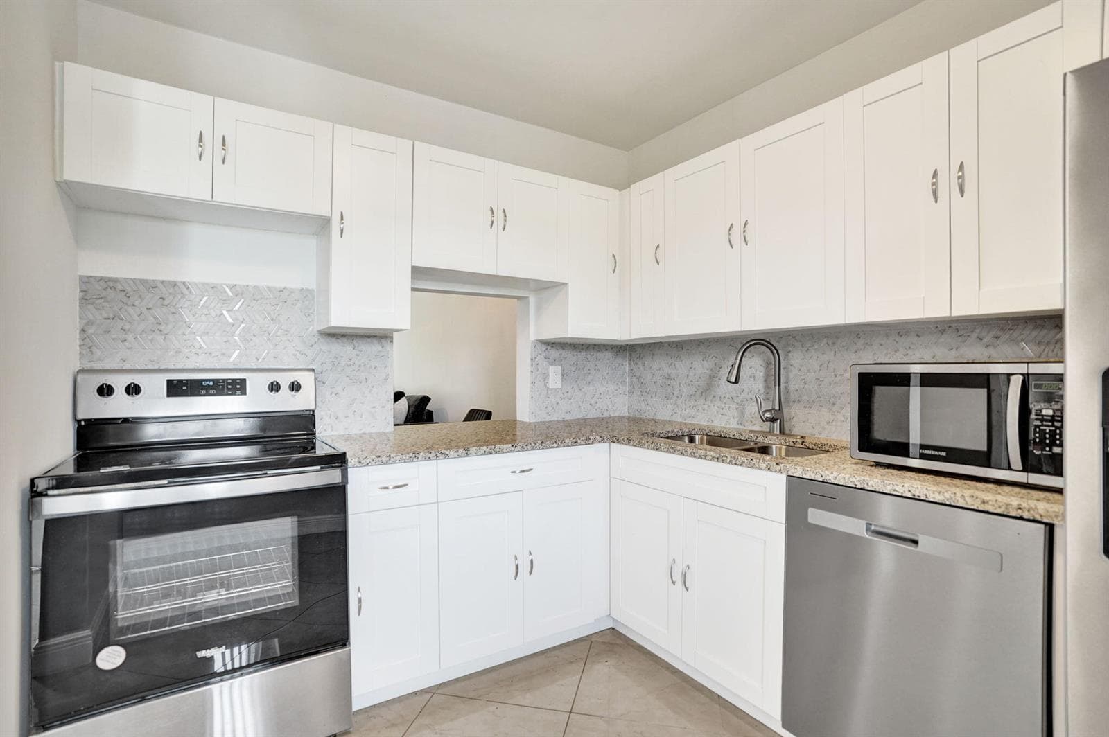 130 Lake Meryl Drive photo 3