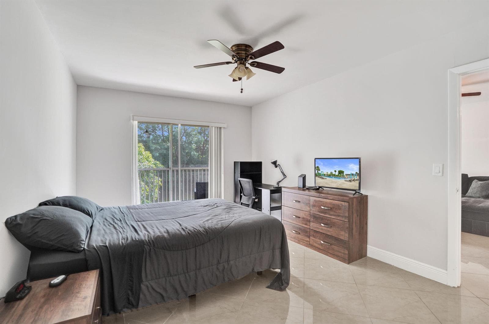 130 Lake Meryl Drive photo 10
