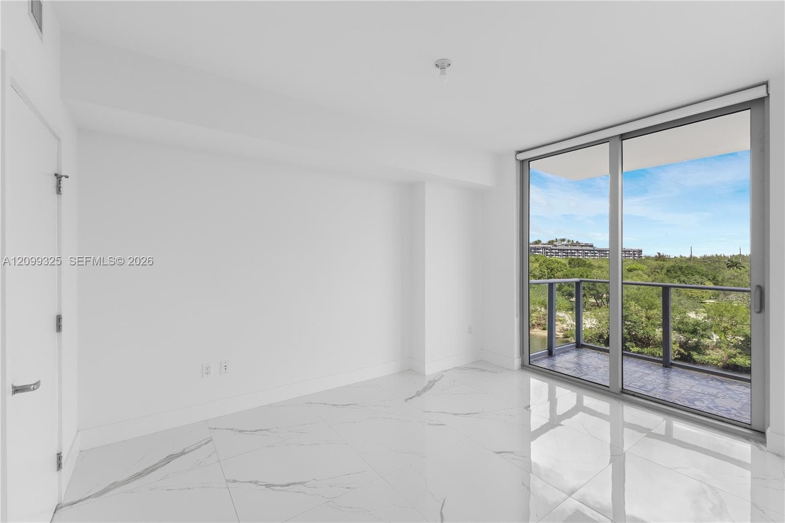 16385 Biscayne Blvd 506 photo 16