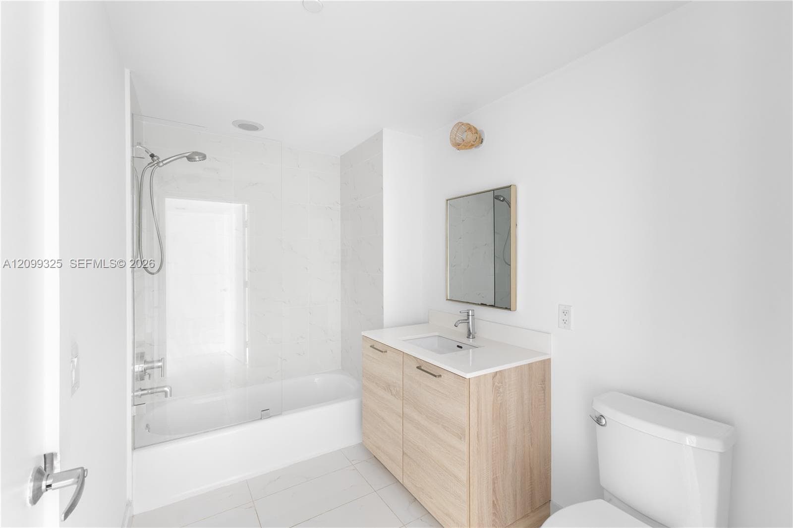 16385 Biscayne Blvd 506 photo 22