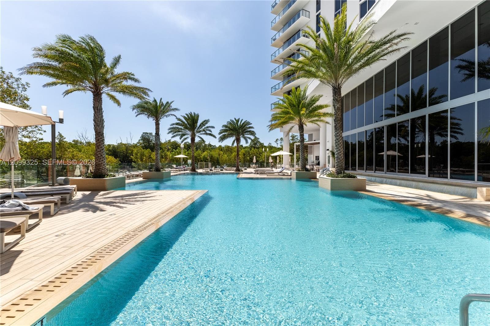 16385 Biscayne Blvd 506 photo 3