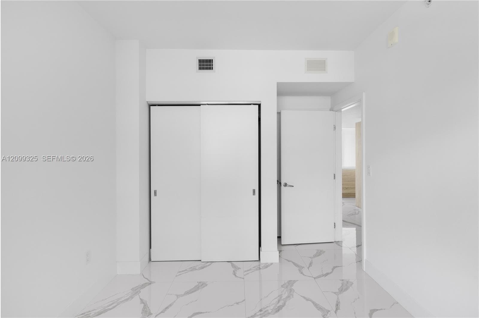 16385 Biscayne Blvd 506 photo 20