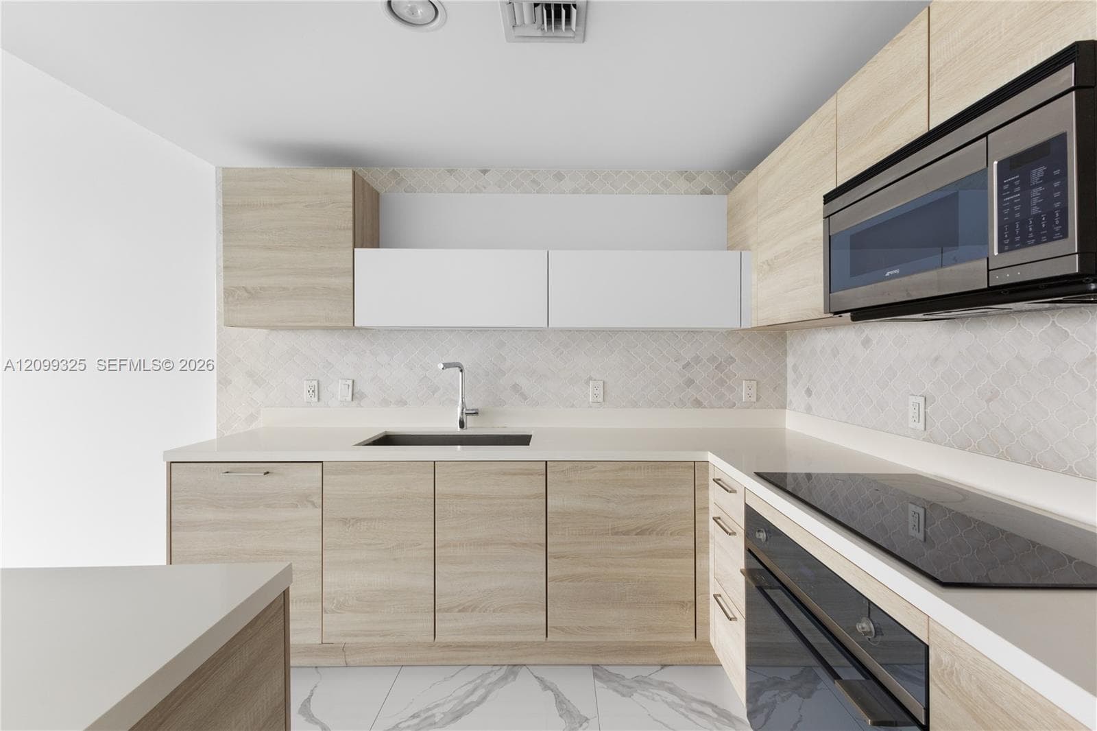 16385 Biscayne Blvd 506 photo 9