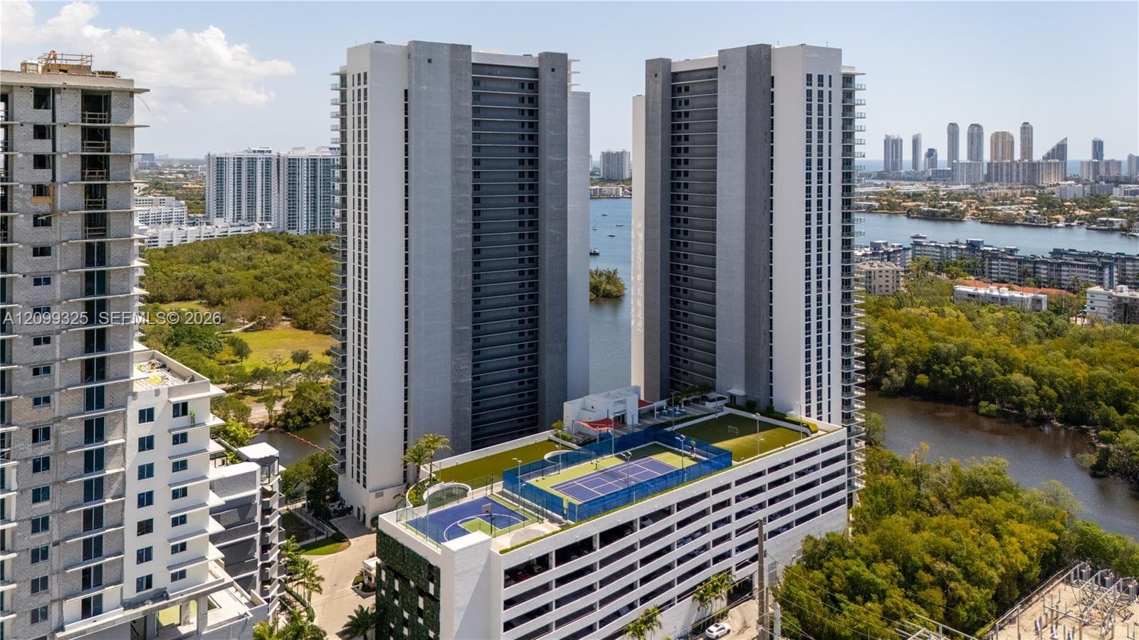 16385 Biscayne Blvd 506 photo 24