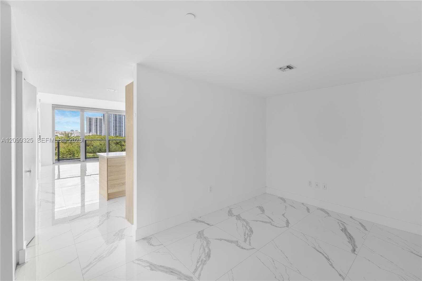 16385 Biscayne Blvd 506 photo 14