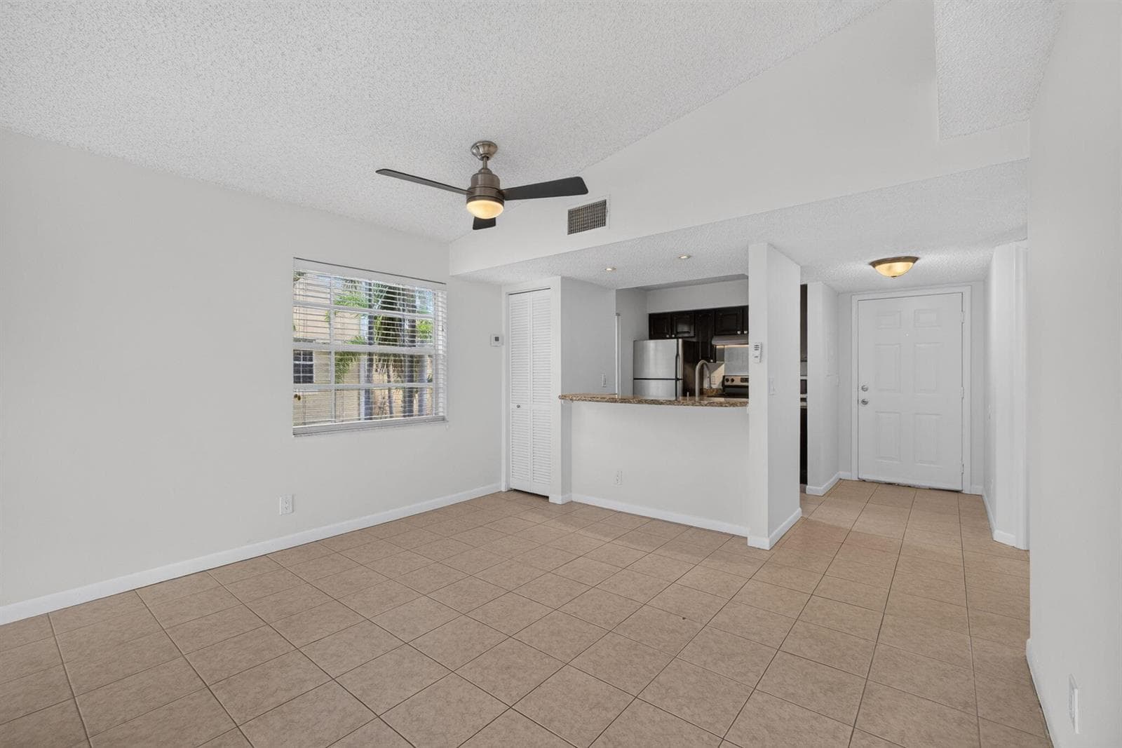 1120 Lake Shore Drive Unit 204 photo 4