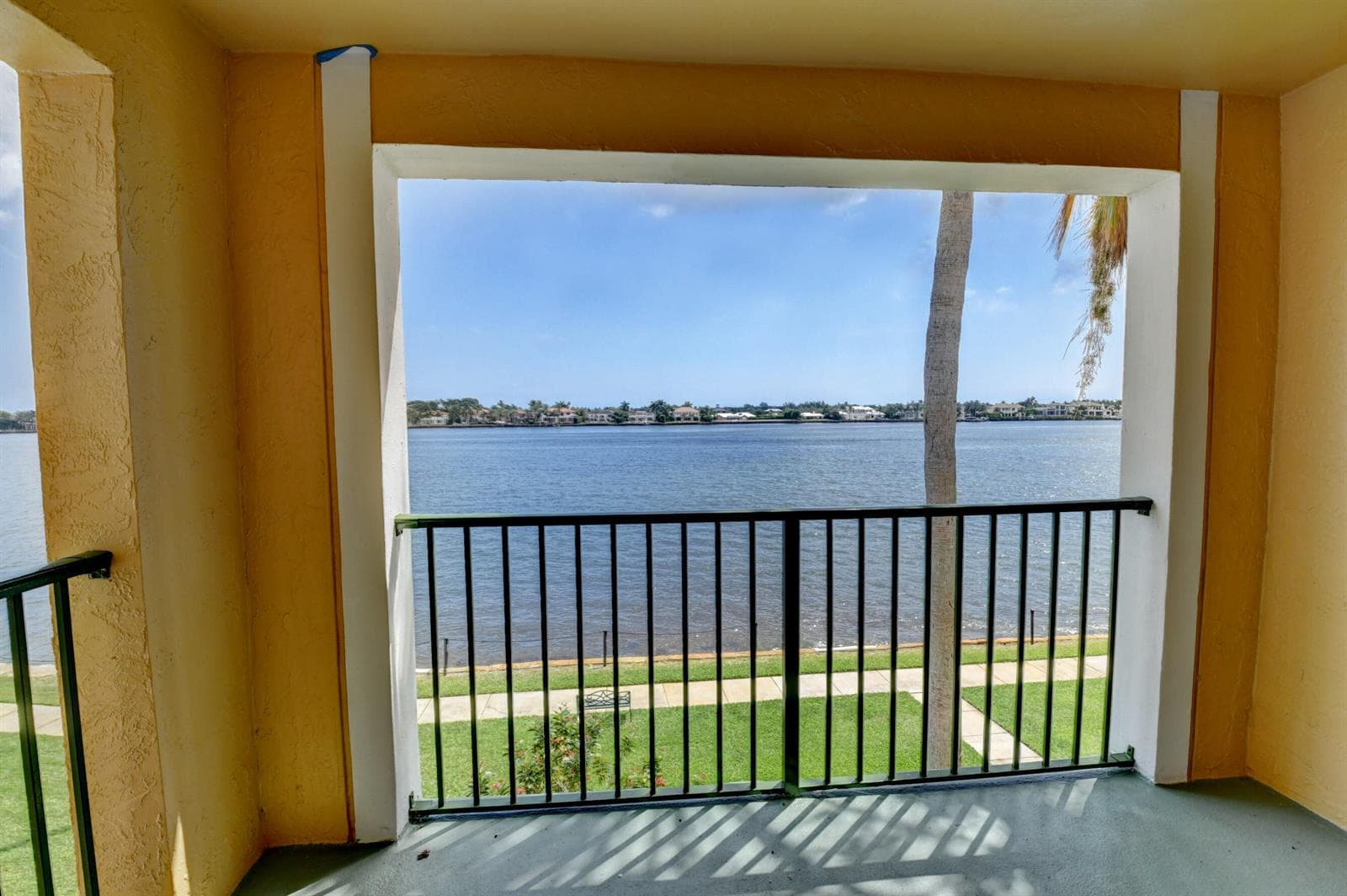 180 Yacht Club Way 308 photo 23