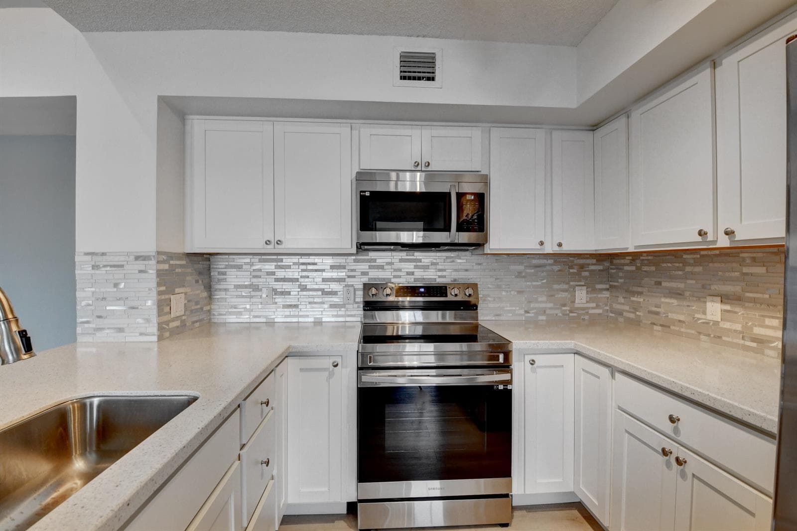 180 Yacht Club Way 308 photo 17