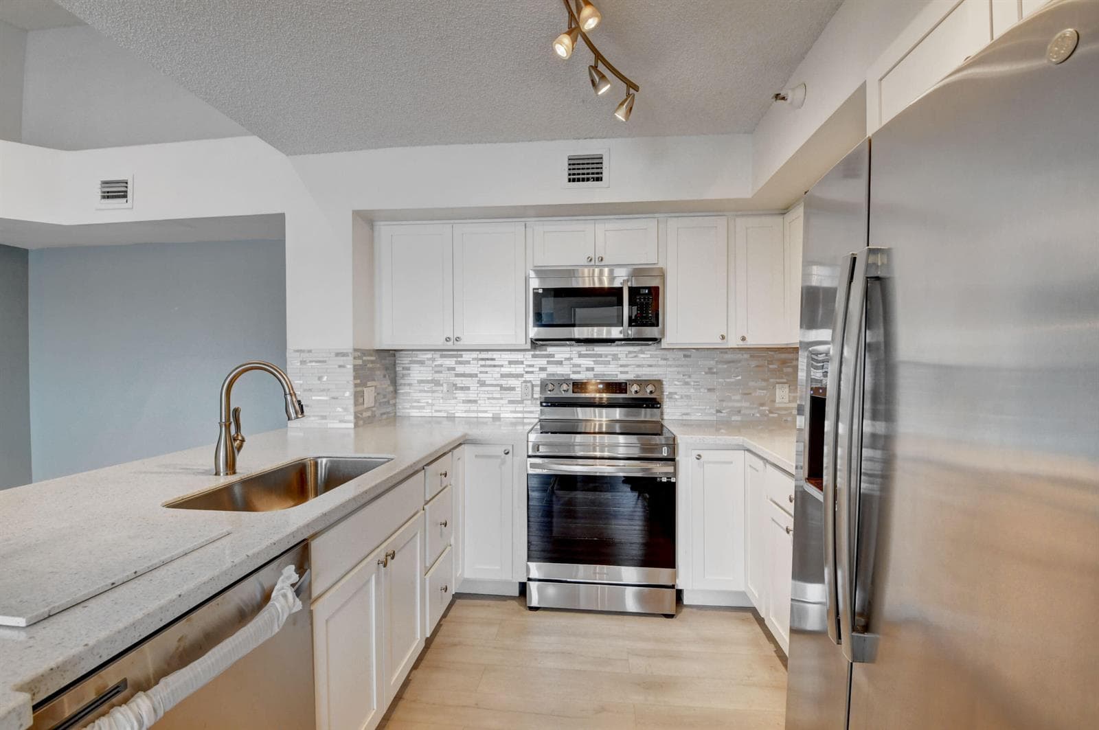 180 Yacht Club Way 308 photo 12