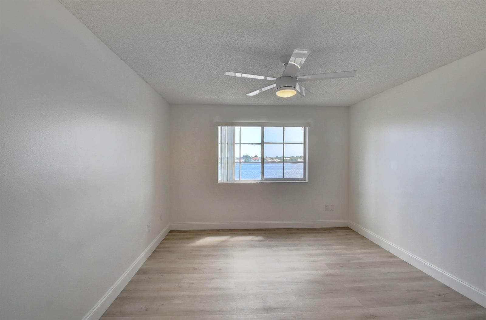 180 Yacht Club Way 308 photo 20