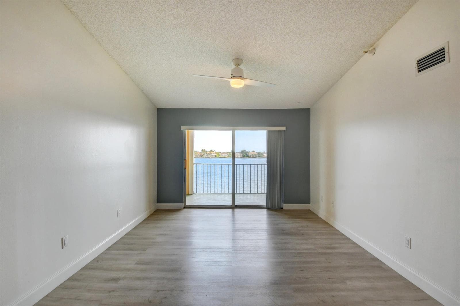 180 Yacht Club Way 308 photo 9