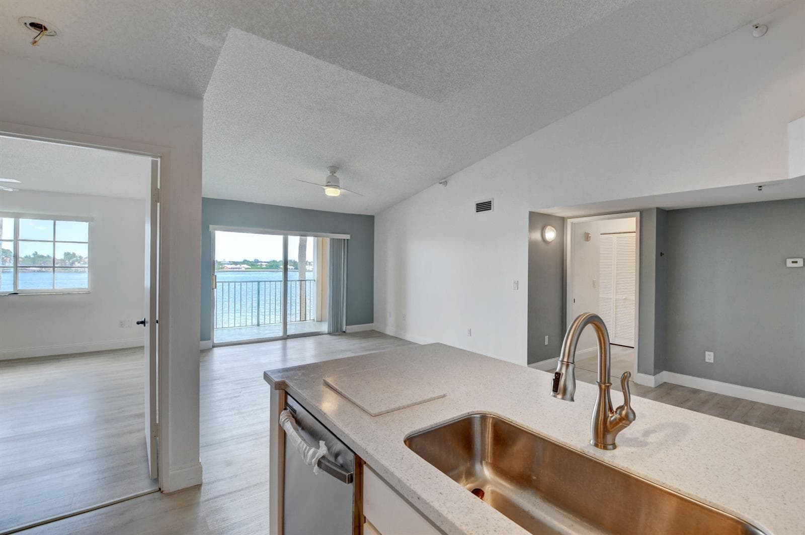 180 Yacht Club Way 308 photo 15