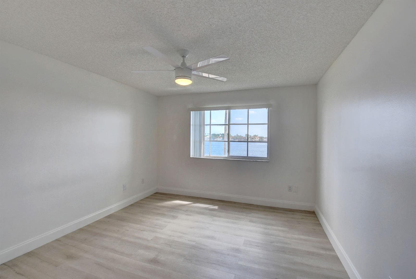 180 Yacht Club Way 308 photo 19
