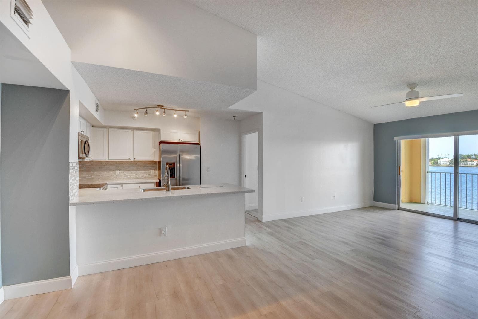 180 Yacht Club Way 308 photo 8