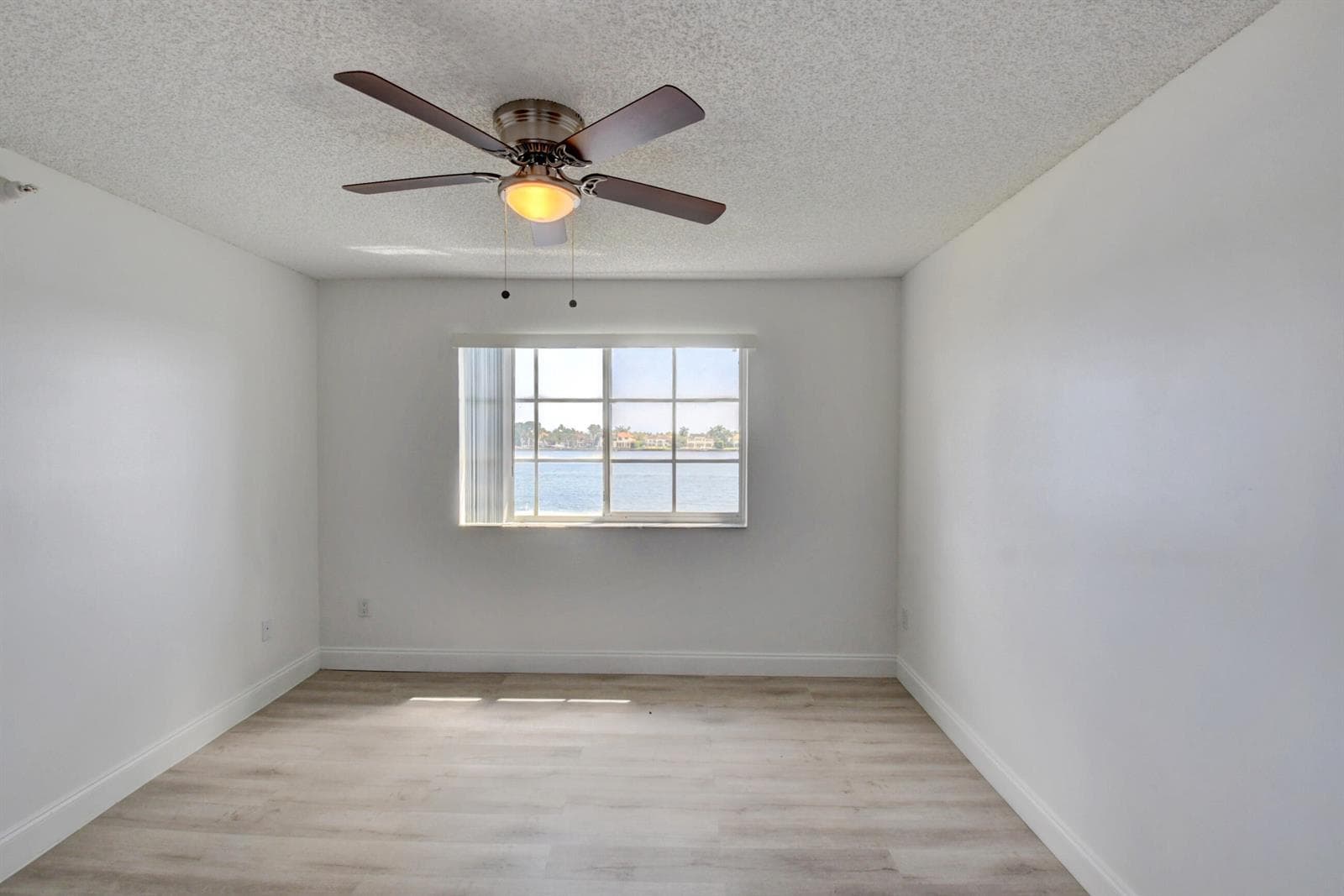 180 Yacht Club Way 308 photo 25