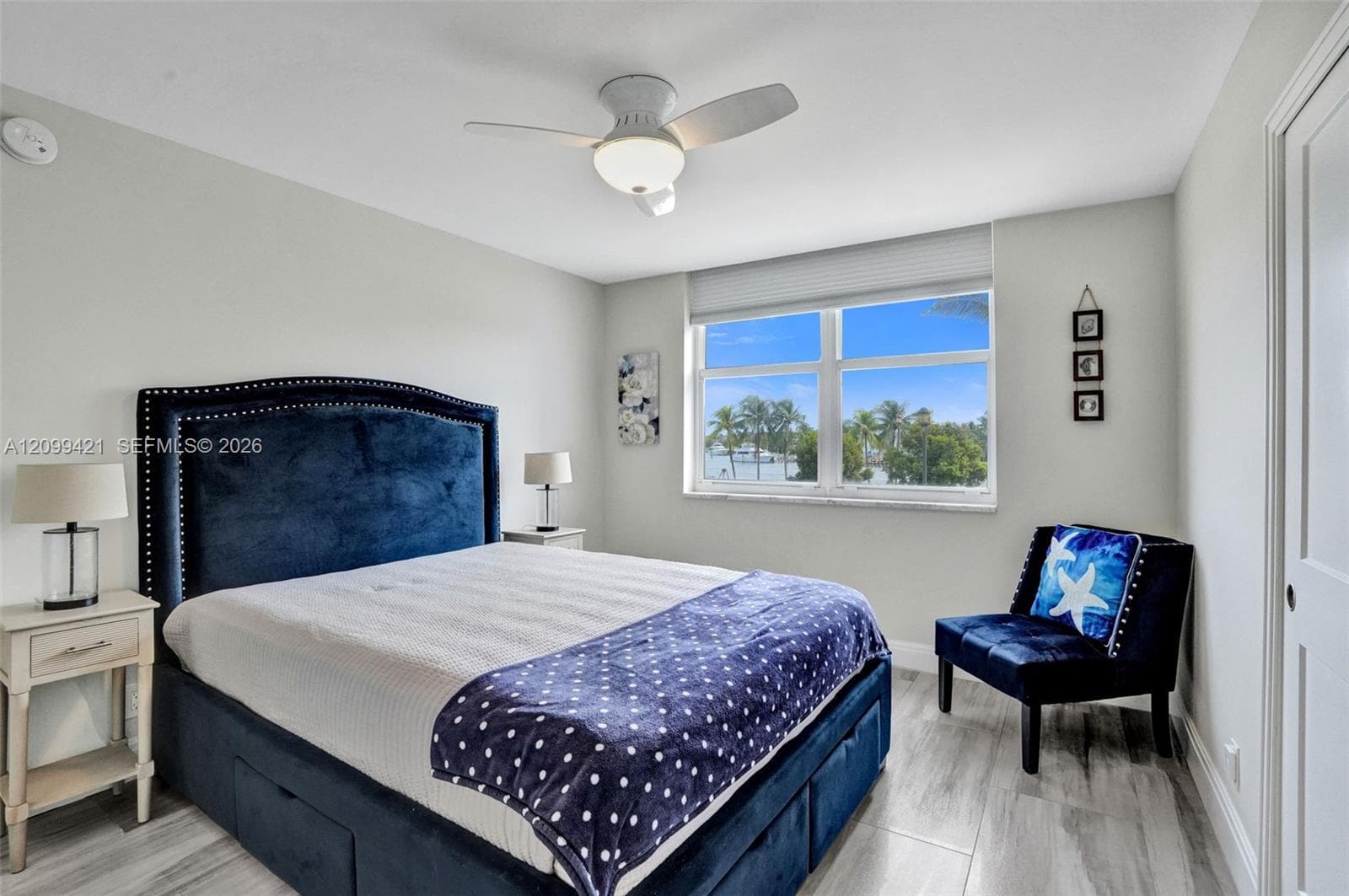 2639 N Riverside Dr 203 photo 15