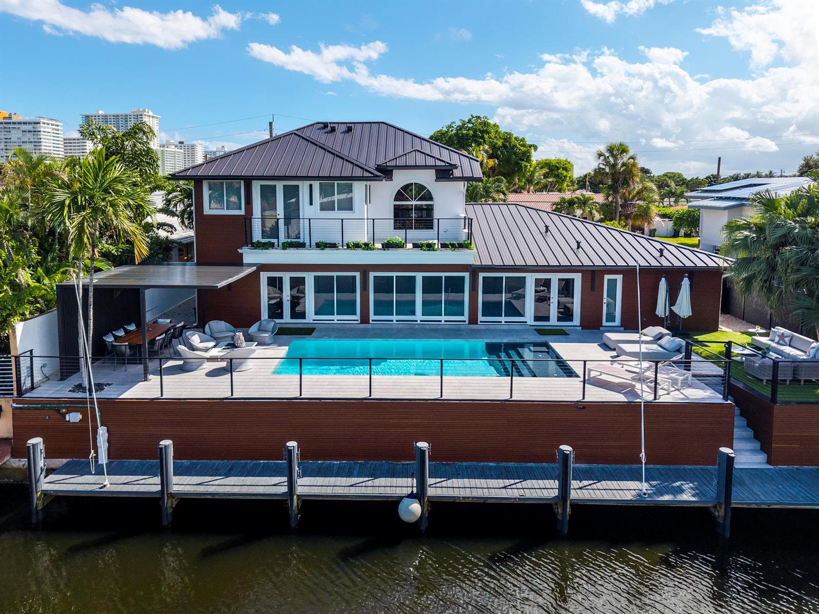 11 Castle Harbor Isle Drive photo 1