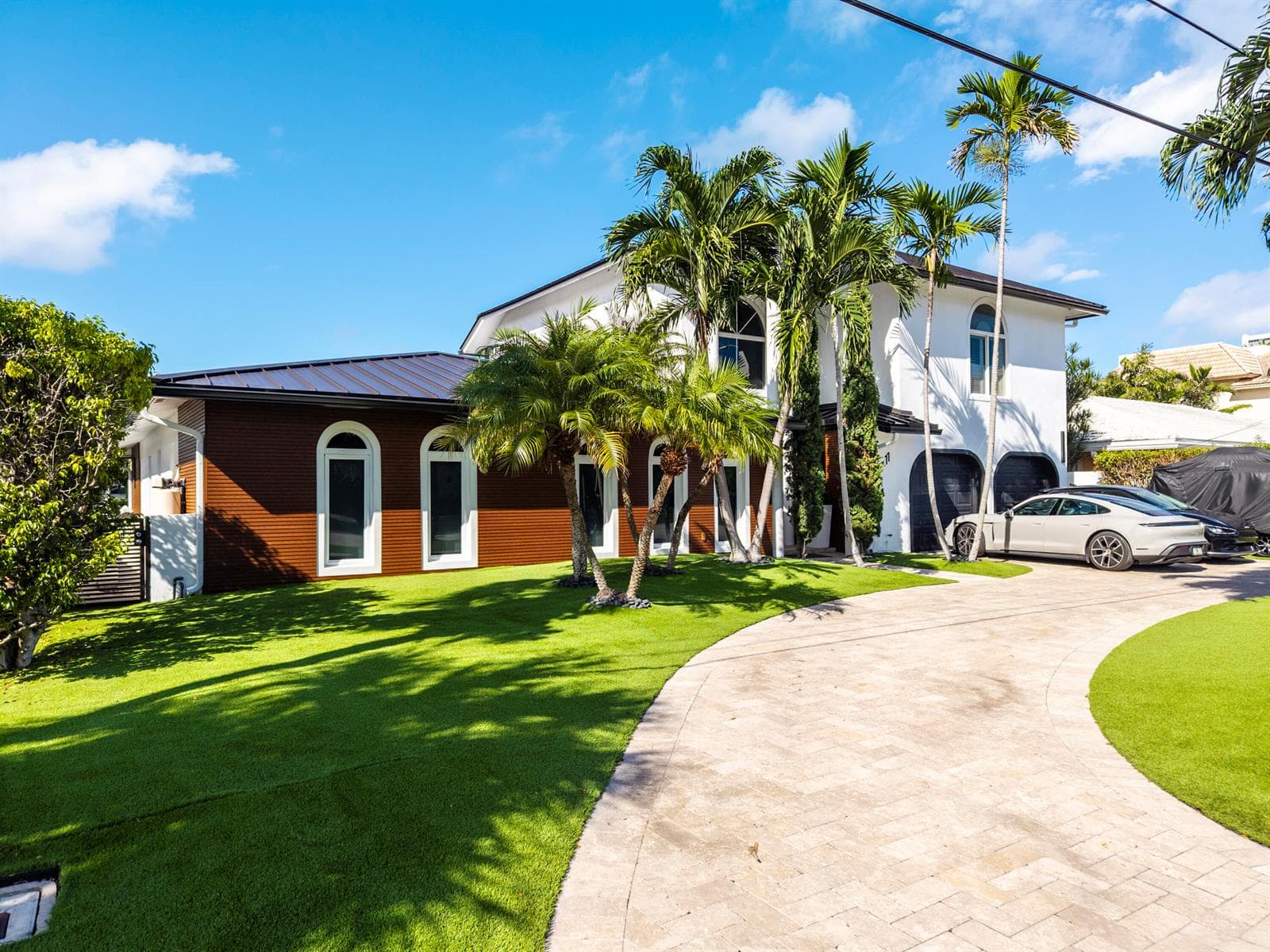 11 Castle Harbor Isle Drive photo 4