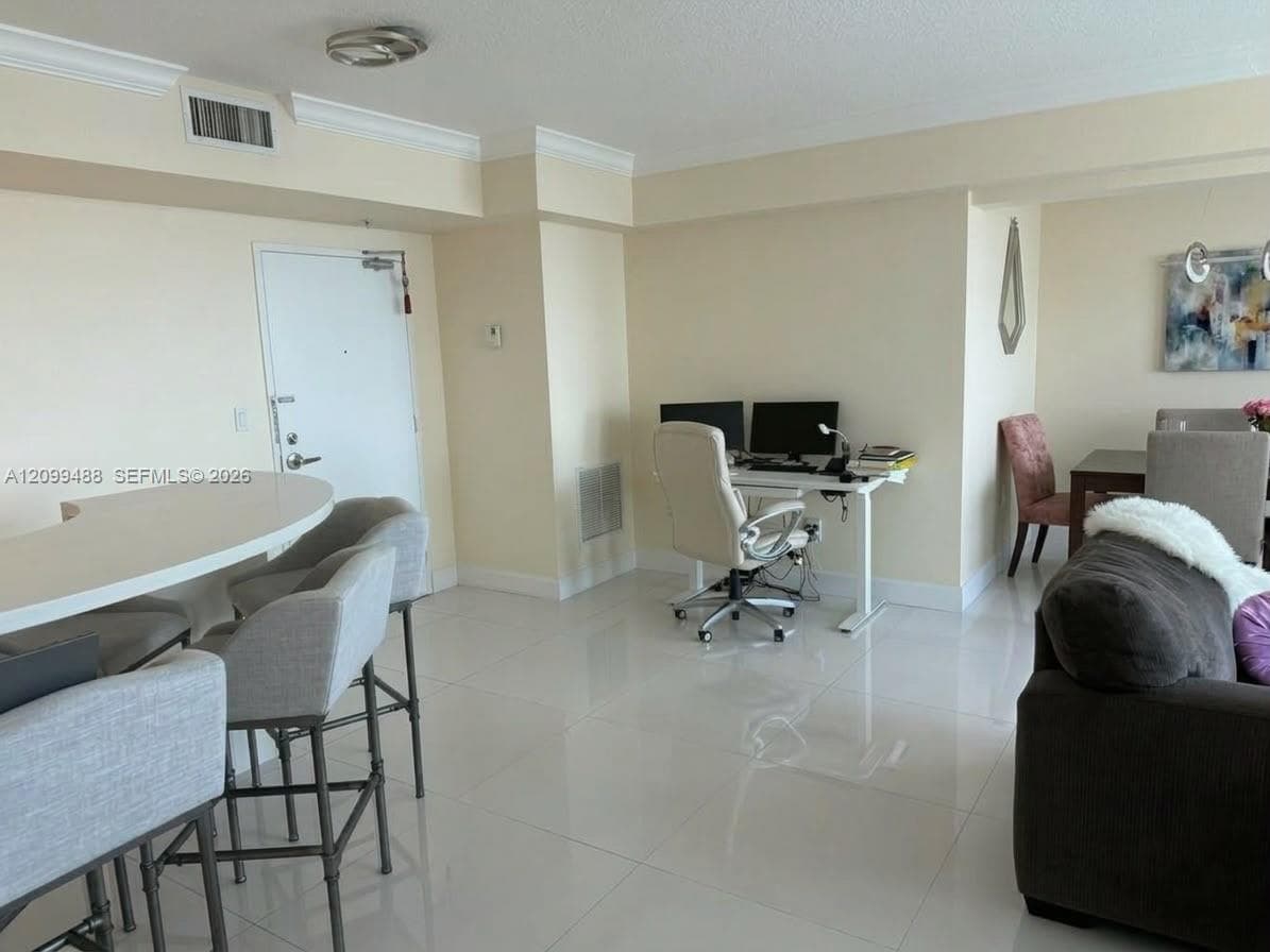 7501 E Treasure Dr 7D photo 7