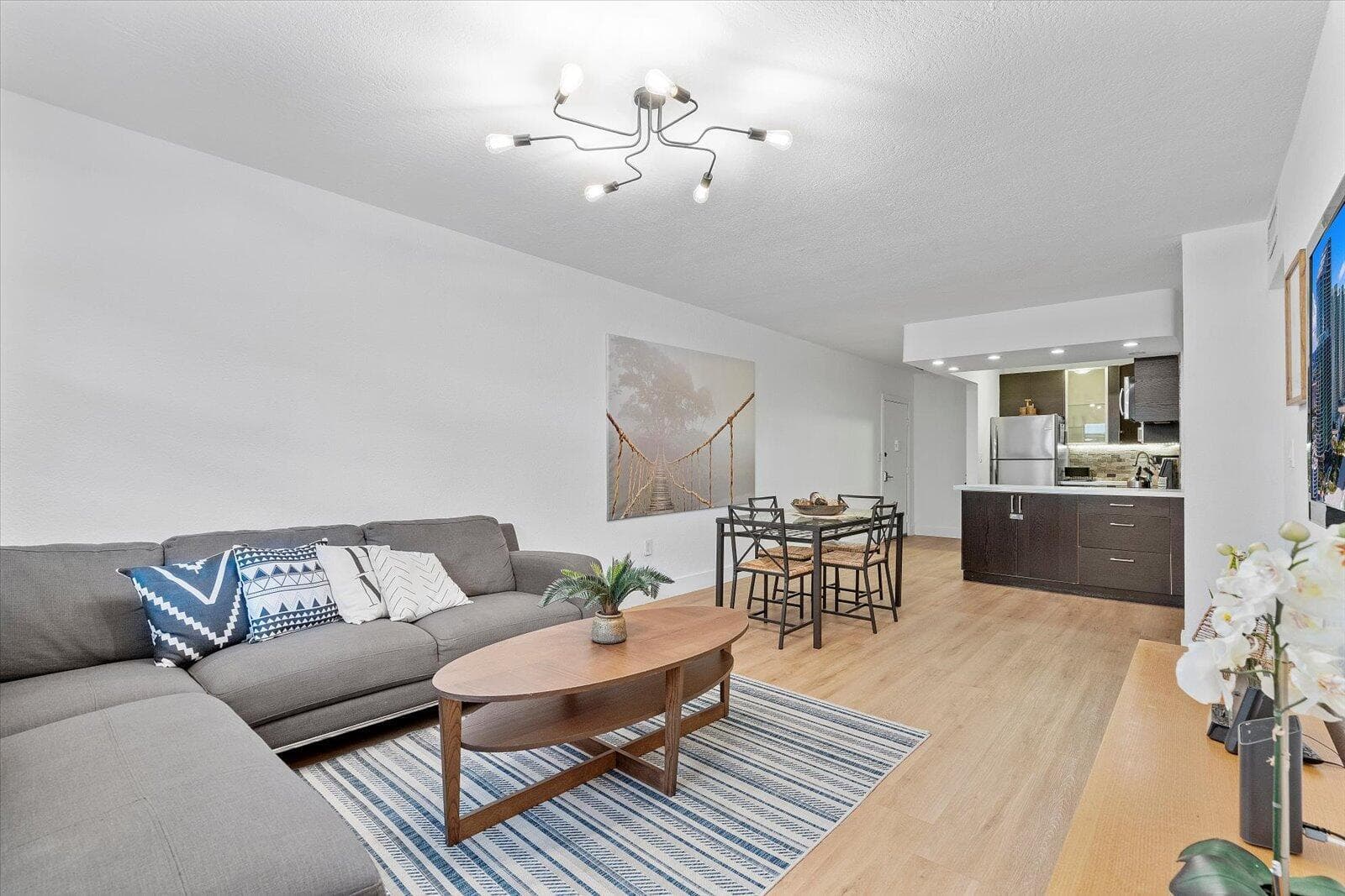 3522 NE 166TH Street 6 photo 4