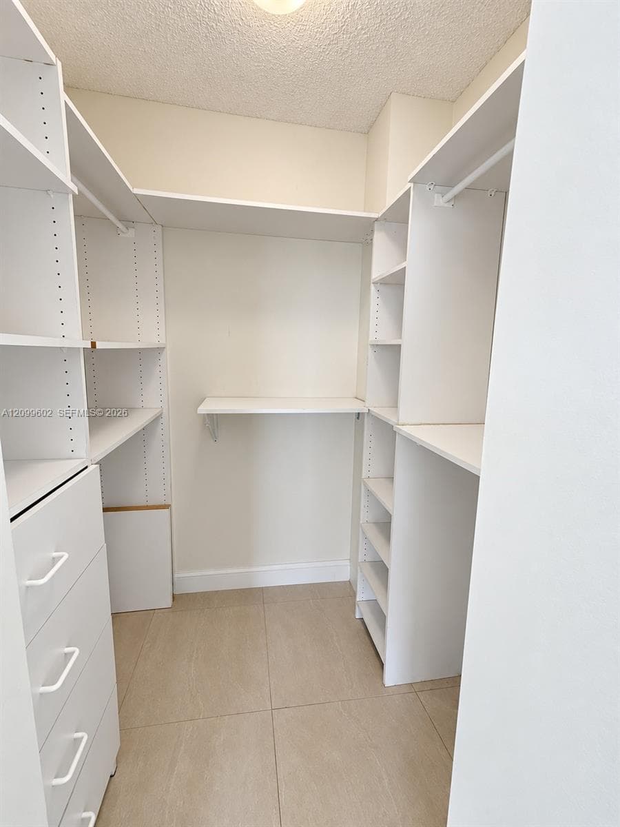 20281 E Country Club Dr 809 photo 23