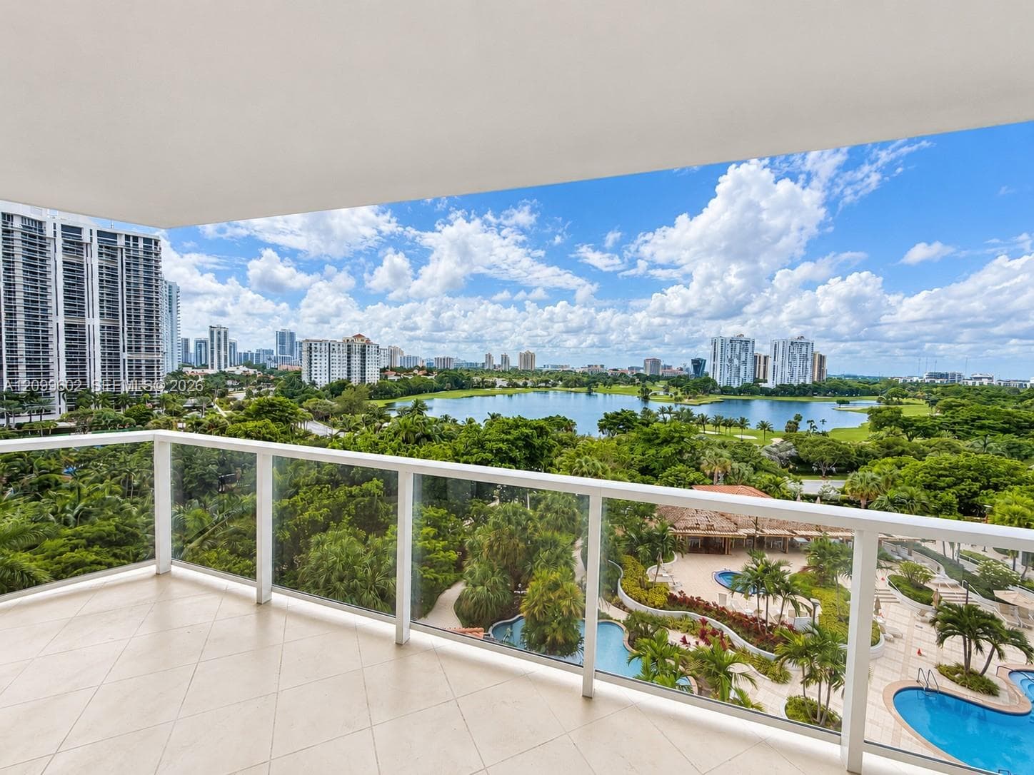20281 E Country Club Dr 809 photo 2